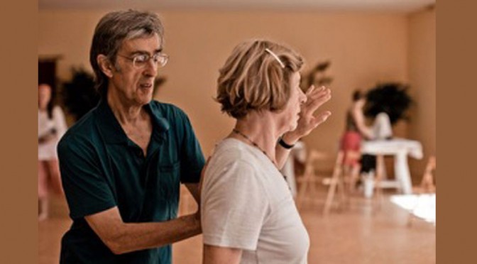 Centre-for-the-Alexander-Technique---Peter-Ribeaux-teaching-Alexander-Technique-Lesson