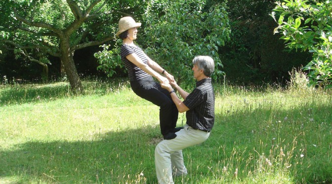 Centre-for-the-Alexander-Technique---Peter-&-Yoko-counterbalance